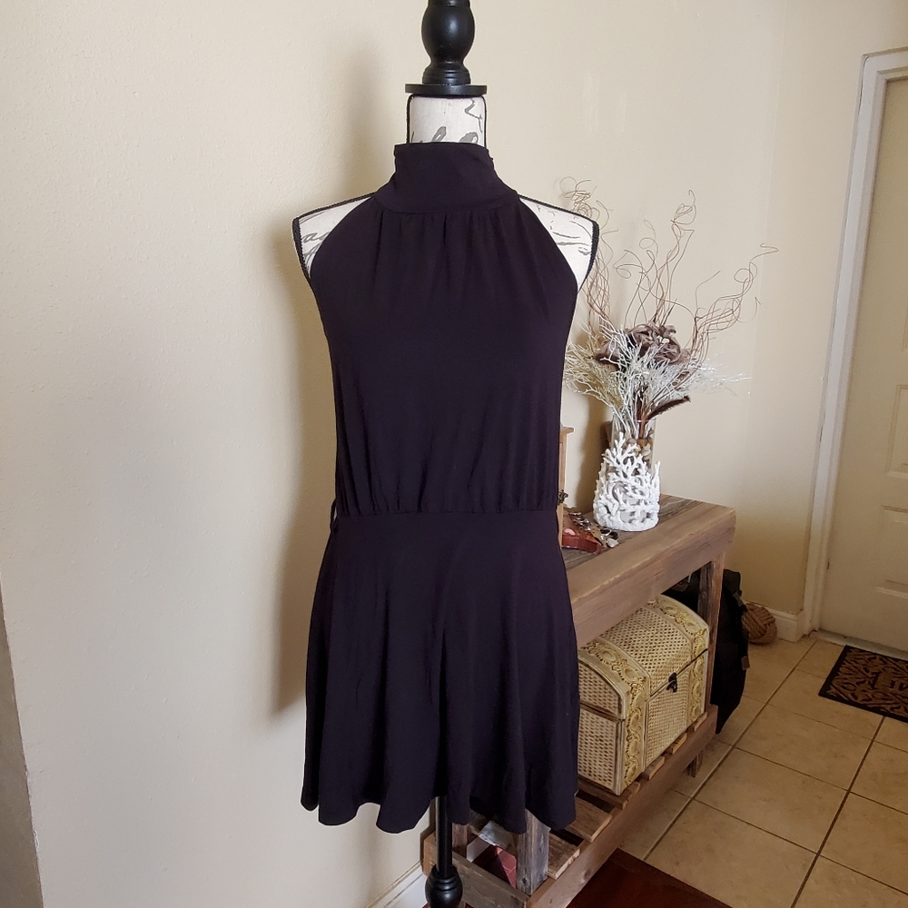 Very Cute Women MaxRave Black dress with open back